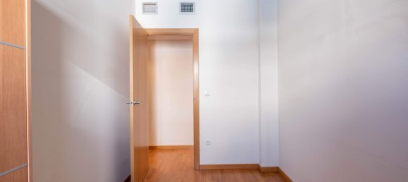 2 bedrooms Apartment in Zaragoza, Spain No. 63215 11