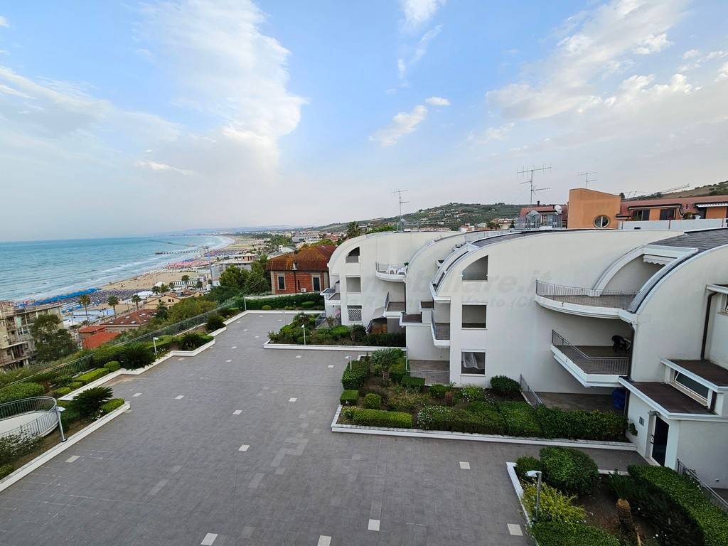 2 bedrooms Penthouse in Vasto, Italy No. 404140