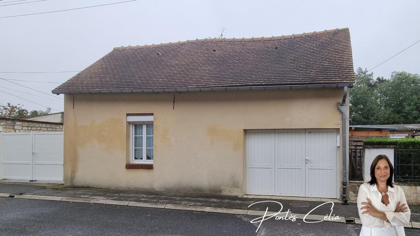 2 bedrooms House in La Neuville-Roy, France No. 213839