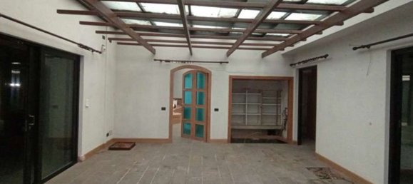 987m² Commercial property in Milan, Italy No. 239097 6