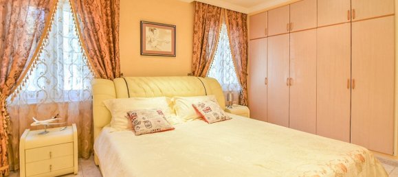 5 bedrooms Villa in Calpe, Spain No. 8306 11