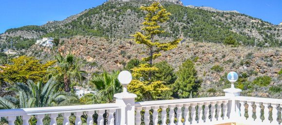 5 bedrooms Villa in Calpe, Spain No. 8306 2