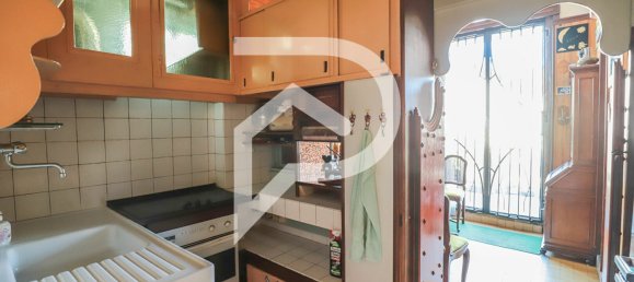 Edificio de 4 dormitorios en Clamart, France No. 126205 2