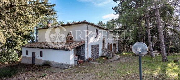 Дом с 6 комнатами в Кастель дель Пьяно, Италия № 105213 31