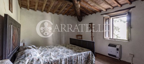 Дом с 6 комнатами в Кастель дель Пьяно, Италия № 105213 4