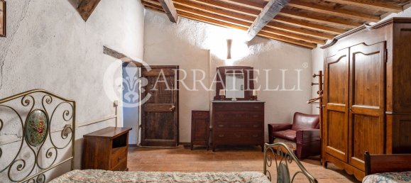 Дом с 6 комнатами в Кастель дель Пьяно, Италия № 105213 35