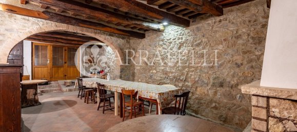 Дом с 6 комнатами в Кастель дель Пьяно, Италия № 105213 23