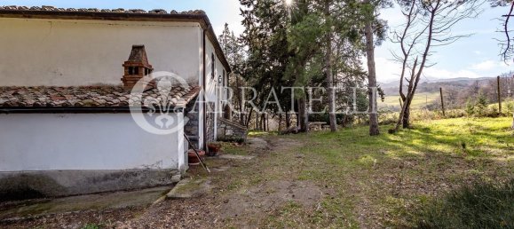 Дом с 6 комнатами в Кастель дель Пьяно, Италия № 105213 12