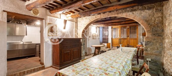 Дом с 6 комнатами в Кастель дель Пьяно, Италия № 105213 22