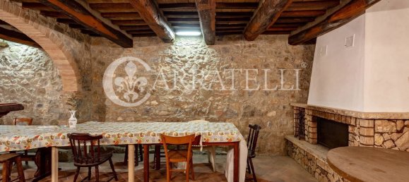 Дом с 6 комнатами в Кастель дель Пьяно, Италия № 105213 17