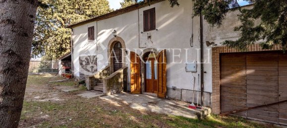 Дом с 6 комнатами в Кастель дель Пьяно, Италия № 105213 13