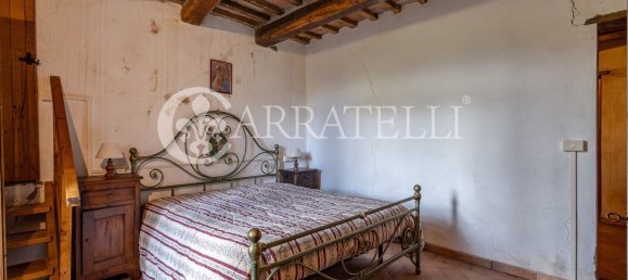 Дом с 6 комнатами в Кастель дель Пьяно, Италия № 105213 8