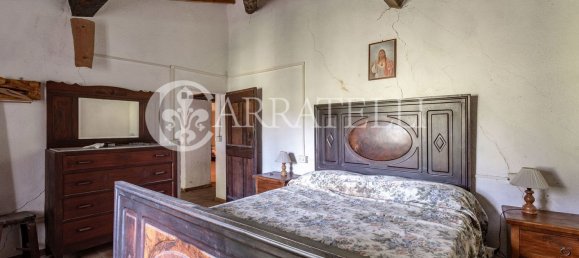 Дом с 6 комнатами в Кастель дель Пьяно, Италия № 105213 5