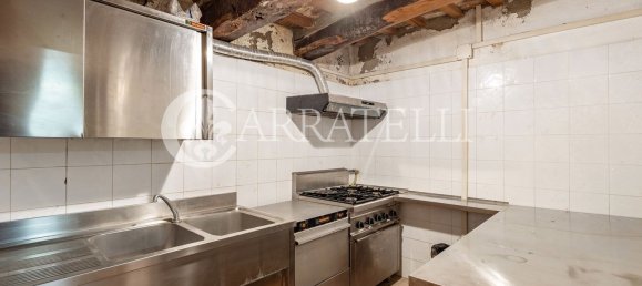 Дом с 6 комнатами в Кастель дель Пьяно, Италия № 105213 20