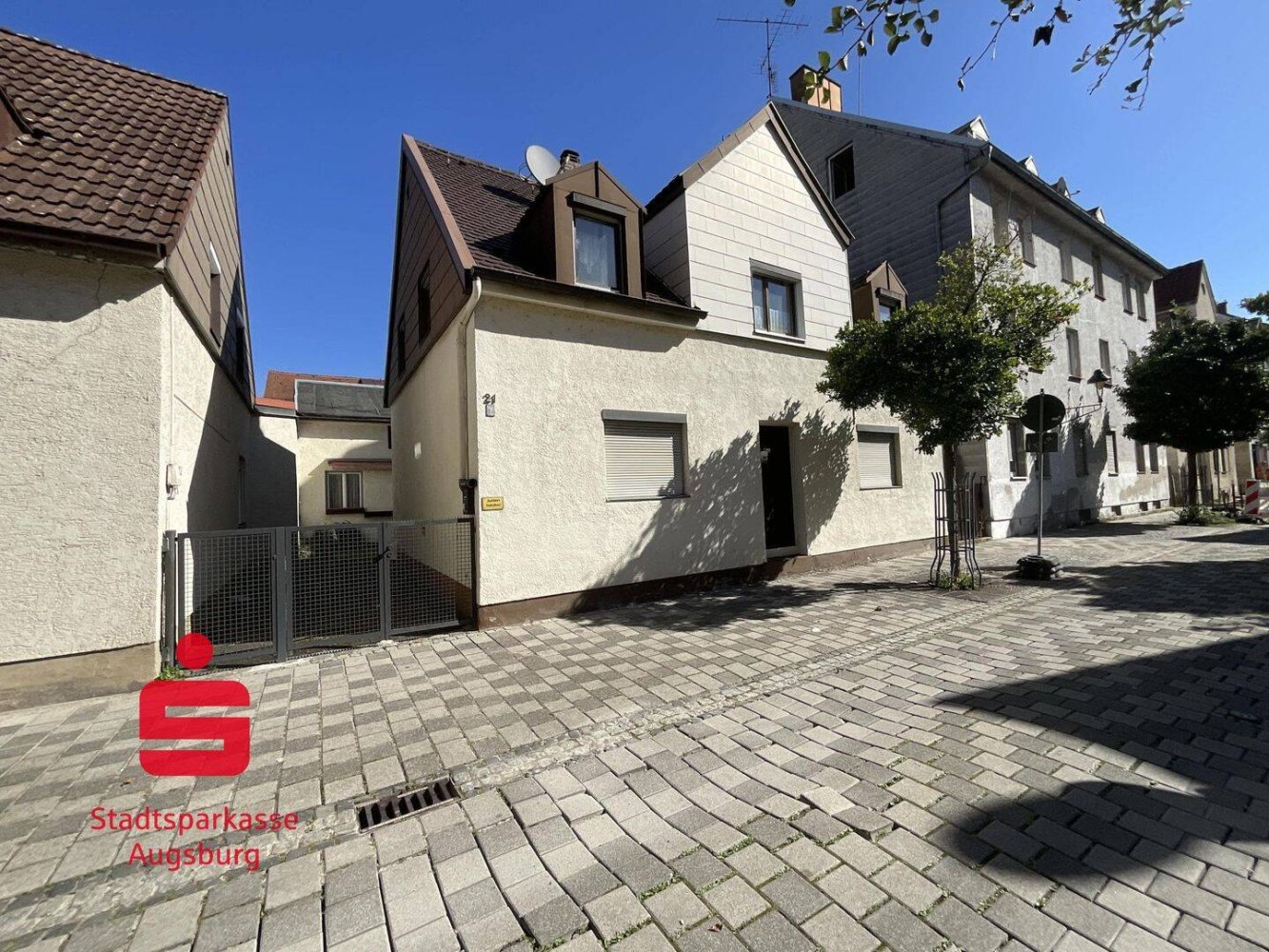 8 rooms Townhouse in Augsburg, Germany No. 270228