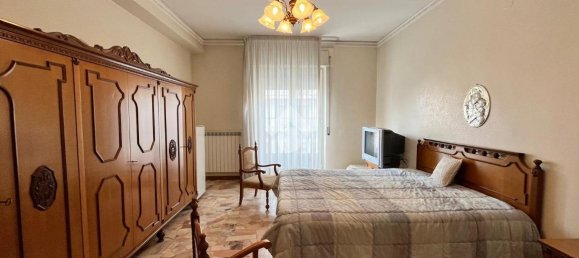 4 rooms Apartment in Santeramo in Colle, Italy No. 117643 6