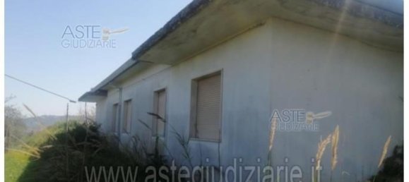 3 bedrooms House in Cepagatti, Italy No. 356049 2