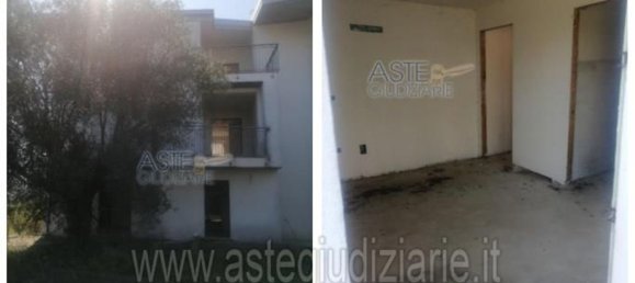 3 bedrooms House in Cepagatti, Italy No. 356049 10