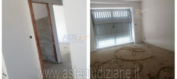 3 bedrooms House in Cepagatti, Italy No. 356049 17