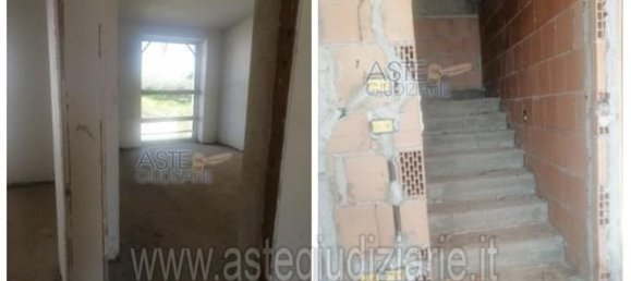 3 bedrooms House in Cepagatti, Italy No. 356049 45