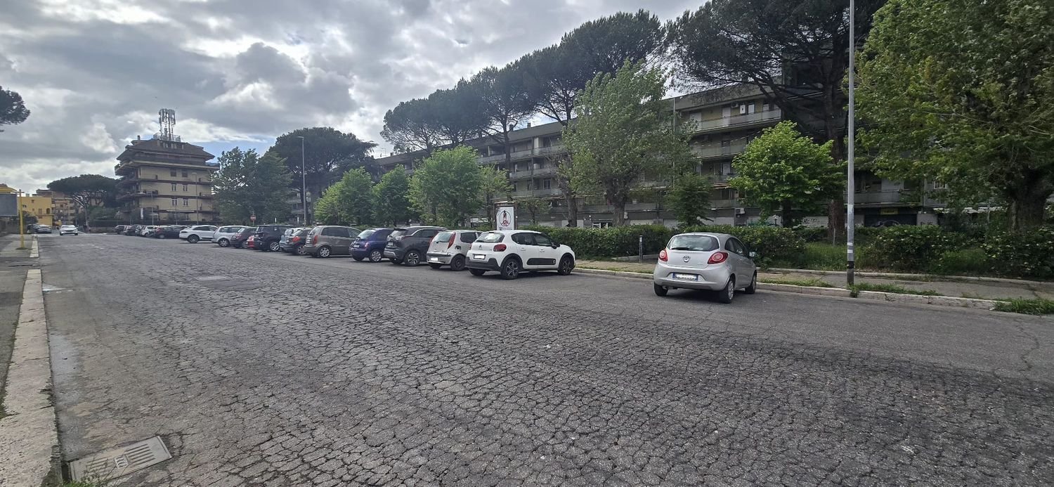 140m² Commercial property in Rome, Italy No. 404127