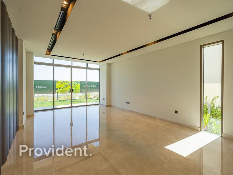 Villa T4 em Dubai Hills Estate, UAE N.º 3616