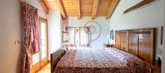 Дом с 5 комнатами в Чизон Ди Вальмарино, Италия № 283402 28