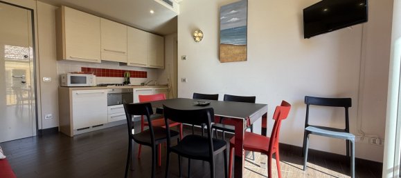 2 Schlafzimmer Wohnung in Borghetto Santo Spirito, Italy, Nr. 331921 8