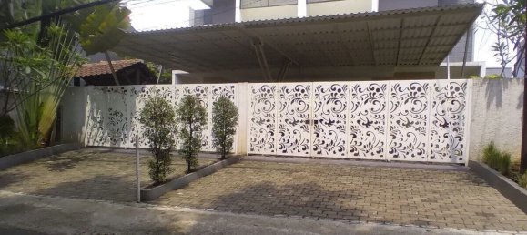 4 bedrooms House in Jakarta, Indonesia No. 1245 3