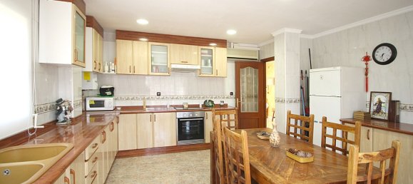 4 bedrooms House in Turis, Spain No. 70055 8