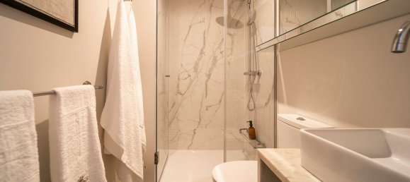 7 bedrooms Building in Porto, Portugal No. 129793 16