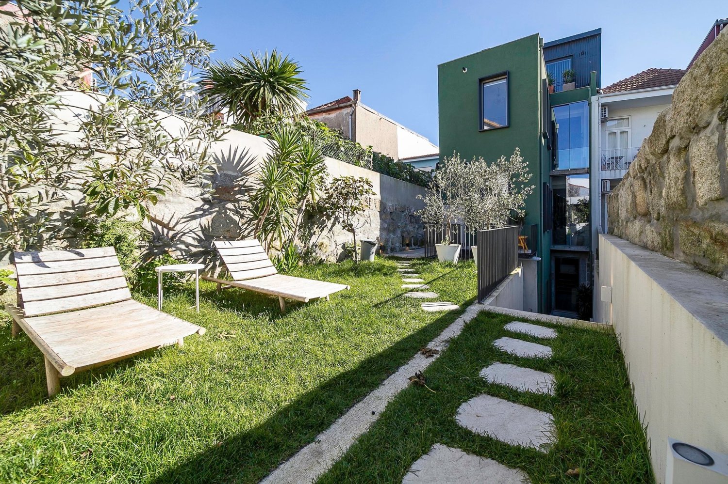 7 bedrooms Building in Porto, Portugal No. 129793