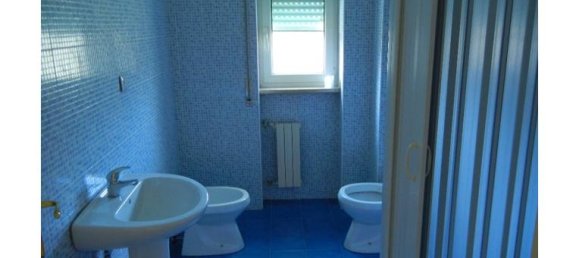 3 bedrooms Apartment in Naples, Italy No. 254930 4