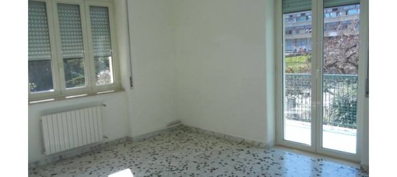 3 bedrooms Apartment in Naples, Italy No. 254930 3