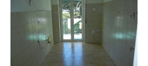 3 bedrooms Apartment in Naples, Italy No. 254930 5