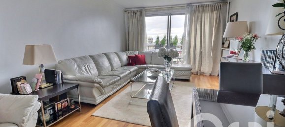 3 bedrooms Apartment in Paris, France No. 174037 2