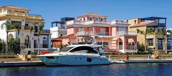 4 bedrooms Villa in Limassol, Cyprus No. 3820 5