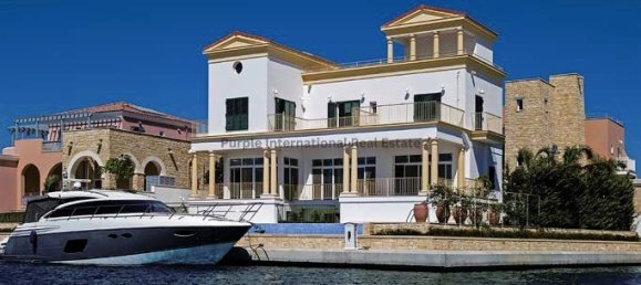 4 bedrooms Villa in Limassol, Cyprus No. 3820 3