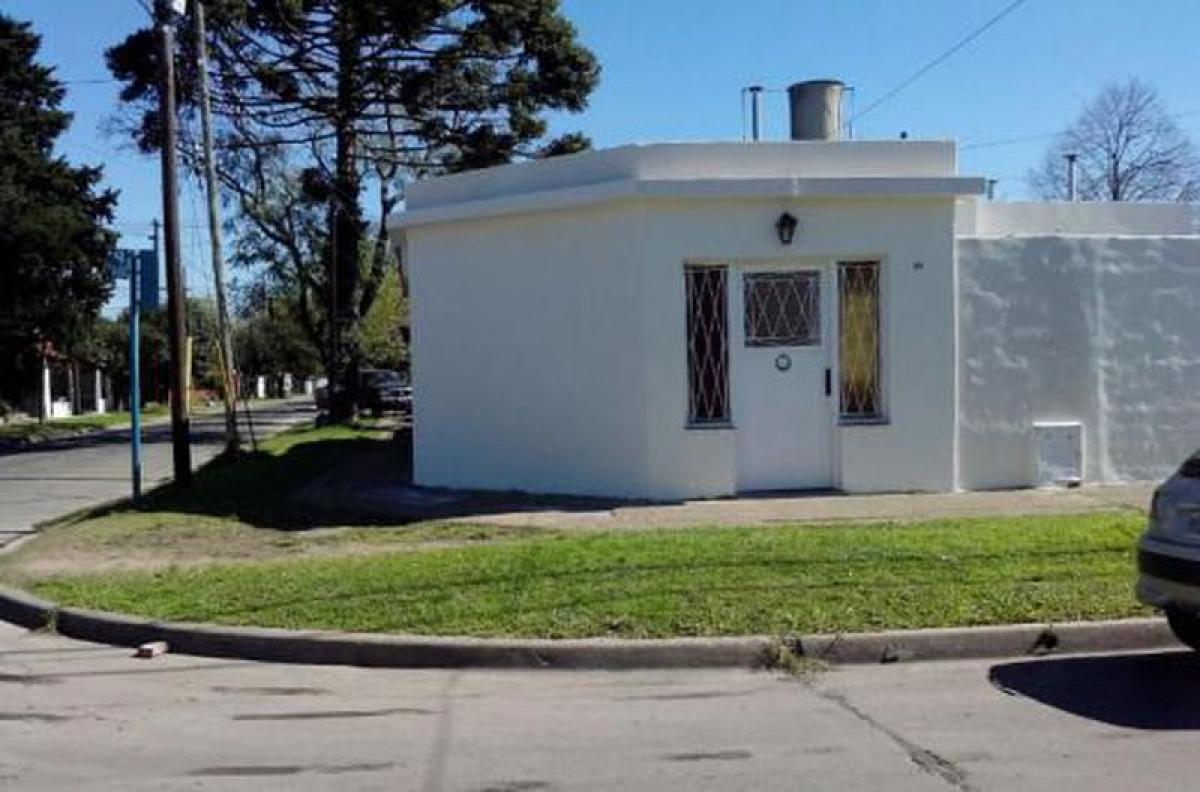 2 bedrooms House in Ituzaingo, Argentina No. 63241