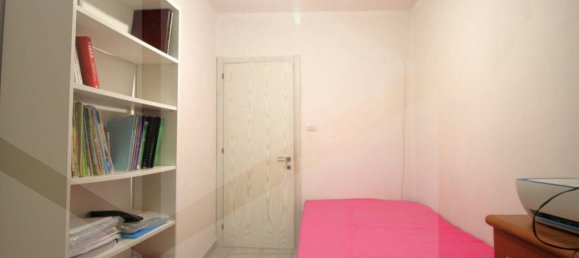 6 rooms House in Cascina, Italy No. 25032 37