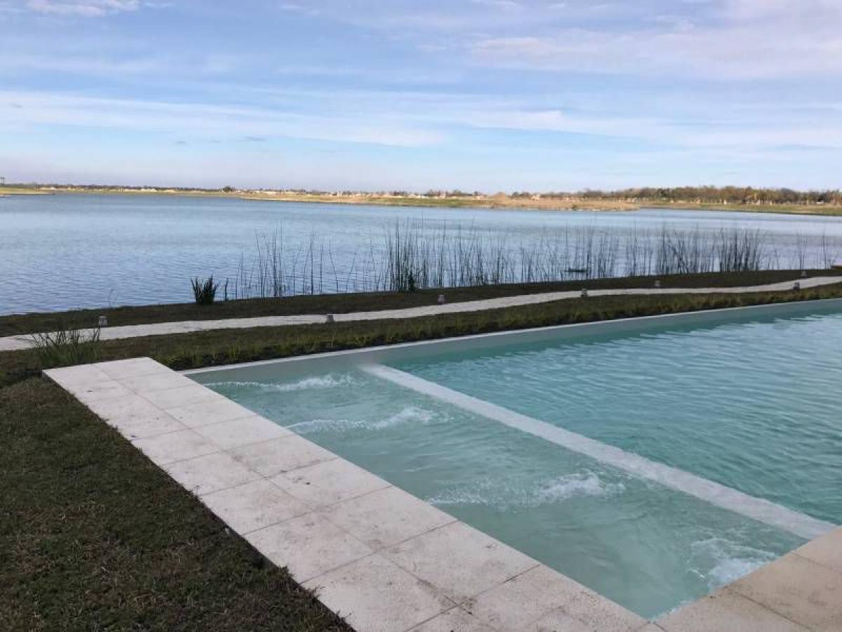 Studio in Tigre, Argentina, Nr. 12197