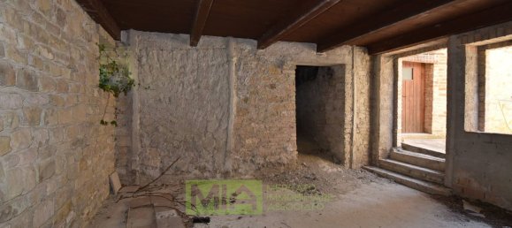 Casa de 5 divisões em Montefalcone Appennino, Italy N.º 144226 10