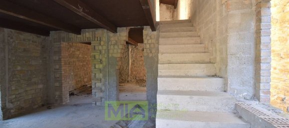 Casa de 5 divisões em Montefalcone Appennino, Italy N.º 144226 18