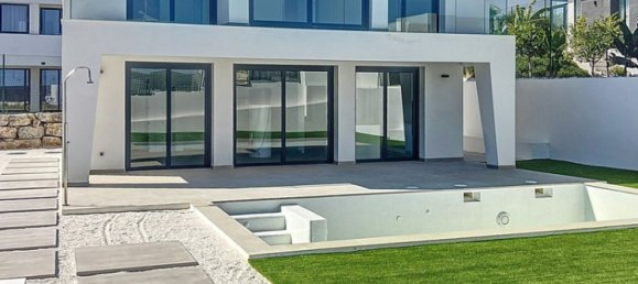 4 bedrooms Villa in Malaga, Spain No. 177982 12