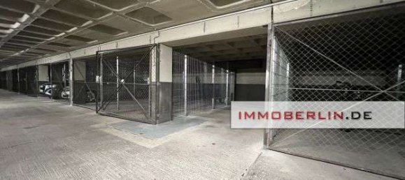 Parkplatz in Grunewald, Germany, Nr. 315328 3