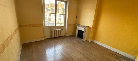 15 rooms Building in Gien, France No. 67186 11