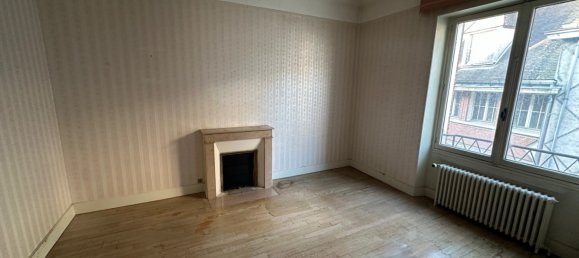 15 rooms Building in Gien, France No. 67186 10