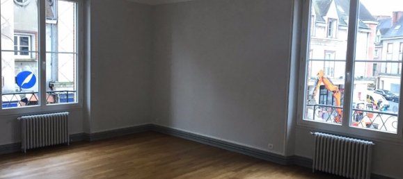 15 rooms Building in Gien, France No. 67186 3