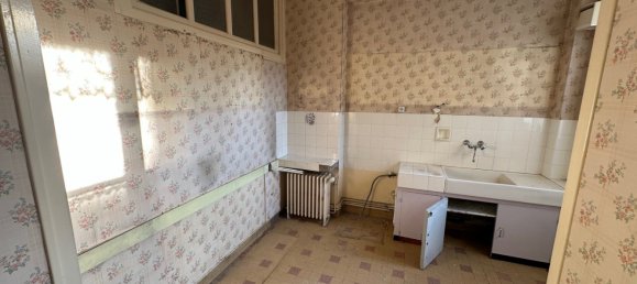 15 rooms Building in Gien, France No. 67186 12