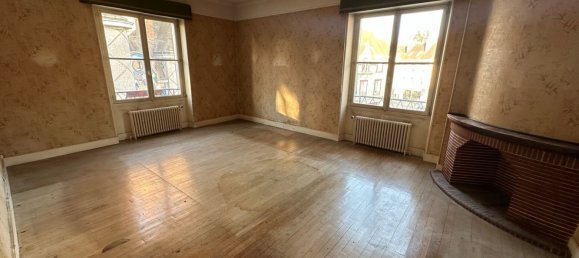 15 rooms Building in Gien, France No. 67186 9